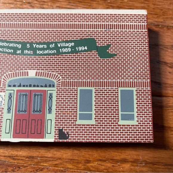 Cat's Meow Village - FJ Designs - Wooster OH Celebrating 5 Years Of Construction - Picture 5 of 7